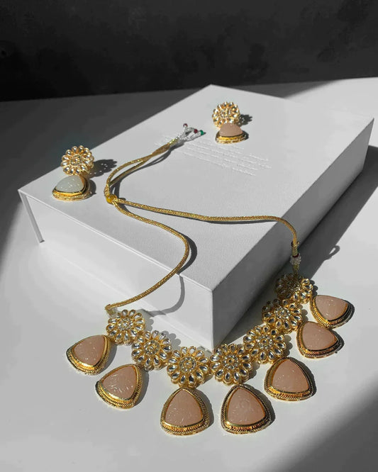 Suhana Kundan Necklace Set