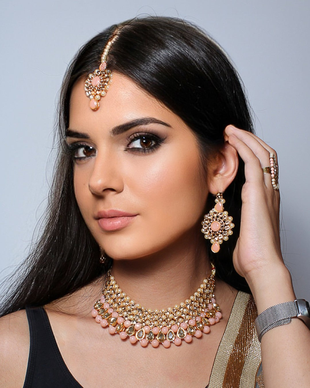 Moti Tikka Choker Set